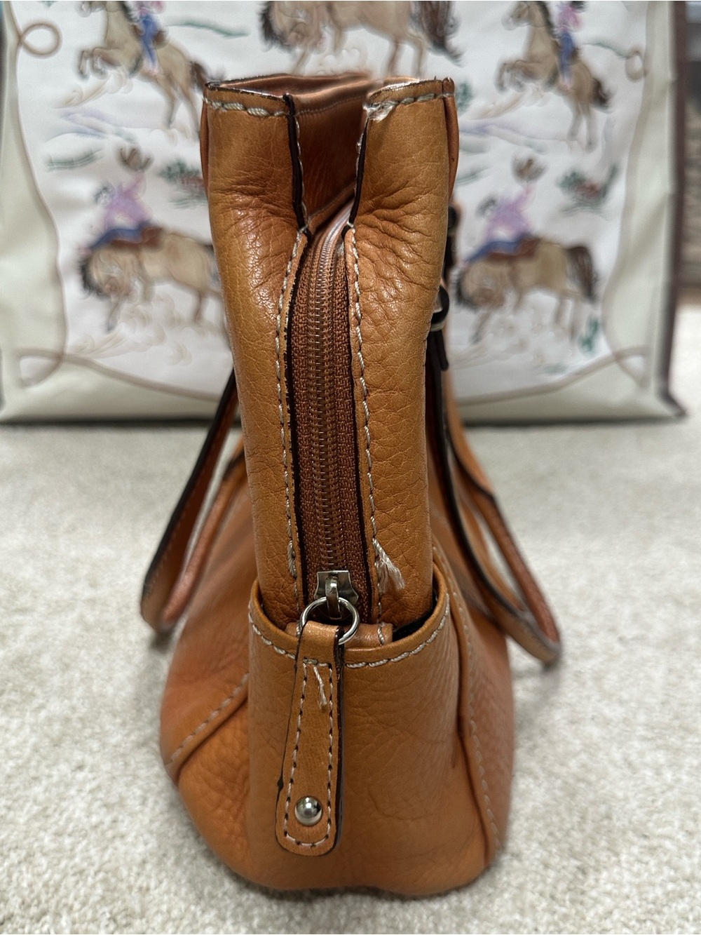 Vintage tan, pebble, leather, fossil shoulder bag dual shoulder straps - Picture 12 of 16